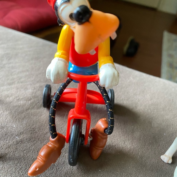 Disney Lot - Picture 5 of 8